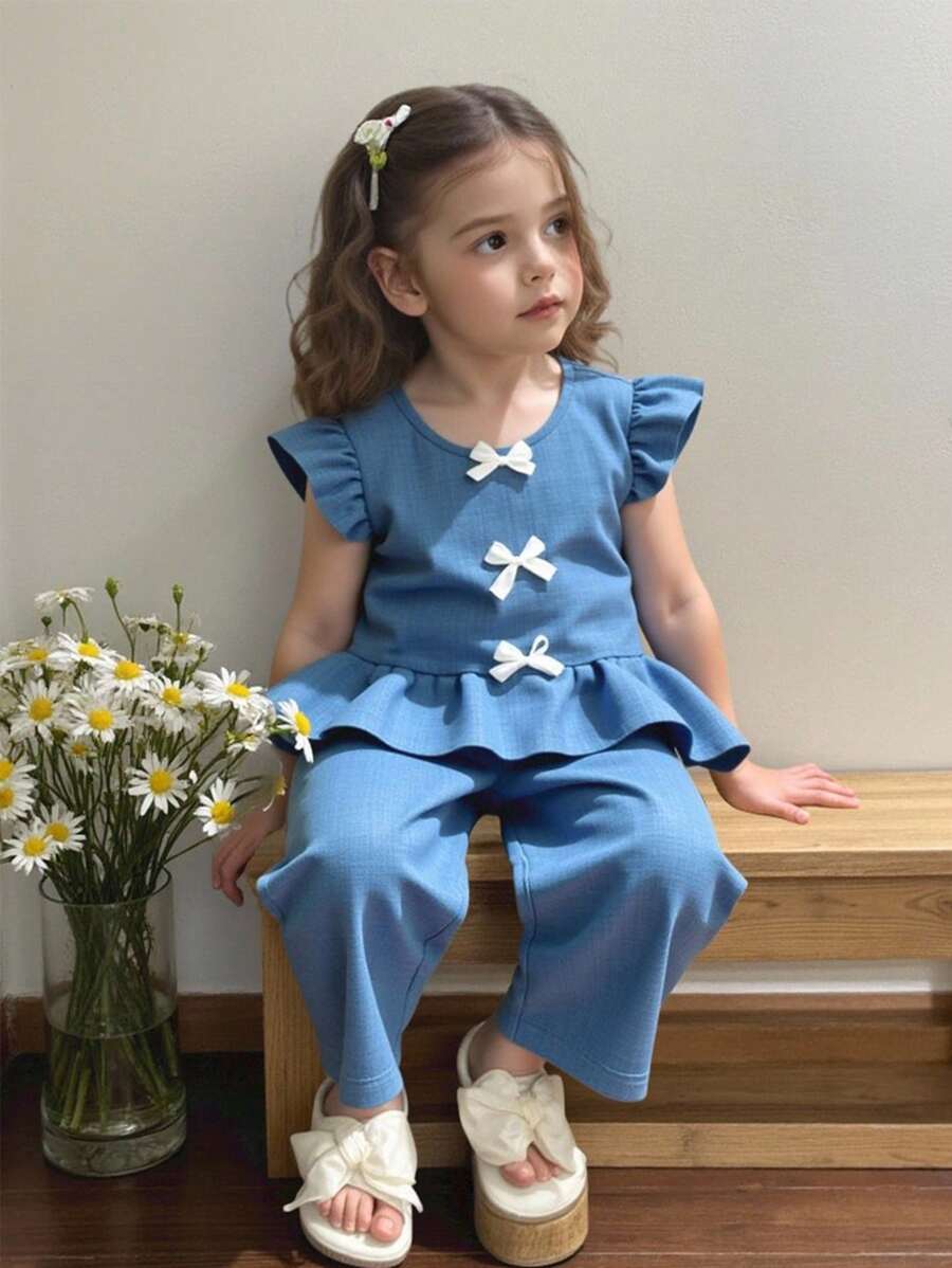 SHEIN Vintaside Kids 幼儿女童夏季新款圆领后开袖荷叶边前蝴蝶结装饰衬衫和休闲直筒短裤 2 件套，简约复古时尚服装 - 藍色 - 查看 1