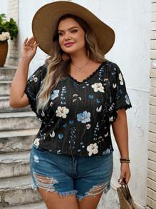 SHEIN CURVE+ Women's Plus Size Printed Lace Trimmed Summer T-Shirt Boho Vacation