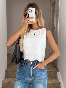 Easowa 休闲女式刺绣装饰圆领无袖短上衣，适合度假 - 白色 - 查看 5