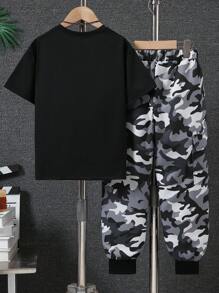 SHEIN 2pcs Set For Tween Boys: Letter Print Short Sleeve T-Shirt And Camo Print Pants
