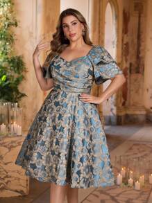 Aureia 加大码优雅浪漫华丽的蓝色提花缎面甜心领，带有褶皱和不对称荷叶边袖子，下摆适合晚宴、单身约会派对、舞会、度假、婚礼活动、返校季、毕业季、舞会礼服复古连衣裙 - 藍色 - 查看 1