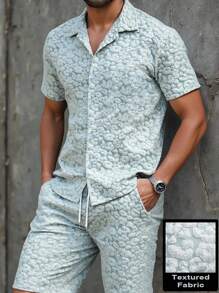 Manfinity Homme 纹理纯色纽扣前短袖衬衫和口袋短裤套装