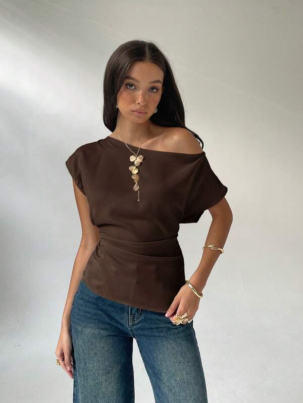 Aloruh Blusa de mujer de manga corta con cuello asimétrico de unicolor, elegante para el verano