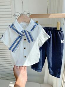 SHEIN Set abbigliamento estivo casual da 2 pezzi per bambino maschio, composto da camicia a righe con collo scialle e pantaloni con vita elastica