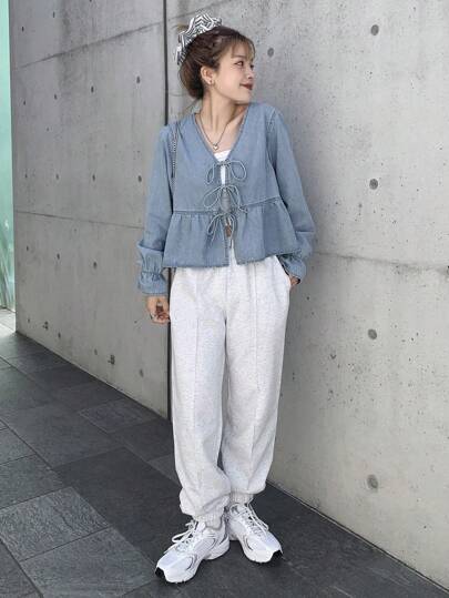FRIFUL 女士浅蓝色系带蝴蝶结袖口休闲百搭牛仔上衣，适合机场/度假穿着，长袖