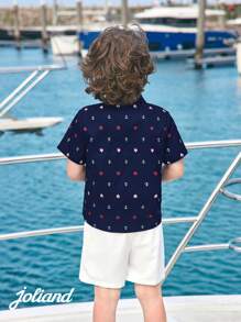 Joliand Joliand Set de 2 piezas con blusa de polo de manga corta con estampado de faro y pantalón corto blanco, un conjunto elegante y urbano adecuado para uso casual diario, viajes y playa, para jóvenes y niños.