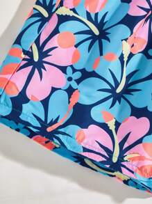 男士蓝色简约清新时尚花卉印花三角裤，沙滩泳装男士花卉泳裤男士泳裤男士花卉泳裤