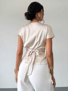 Firerie 新款香槟色缎面褶皱修身优雅衬衫，真丝质感上衣/适合工作和休闲穿着/夏装/可爱的夏季上衣/节日服装/女士教师装/女士夏装/办公室商务装 - 杏色 - 查看 3