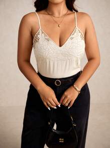 Elaquor Blusa de tirantes con bordado floral y calado para mujer de talla grande, para el verano