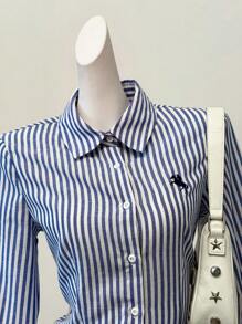 SHEIN EZwear 女式新款刺绣装饰条纹修身长袖衬衫 - 藍白色 - 查看 8