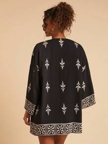 Travachic Elegante blusa larga bohemia negra con detalles estampados y diseño de nudo, kimono cárdigan bohemio, adecuado para vacaciones, té de la tarde, temporada de bodas, crucero por la playa, viaje por la ciudad, vacaciones bohemias, festival de música, ropa de playa, Pascua, playa para mujer, elegante para mujer, vacaciones para mujer, concierto para mujer, vacaciones tropicales para mujer, vacaciones, bohemio, para primavera, verano y otoño - Negro - Ver 3