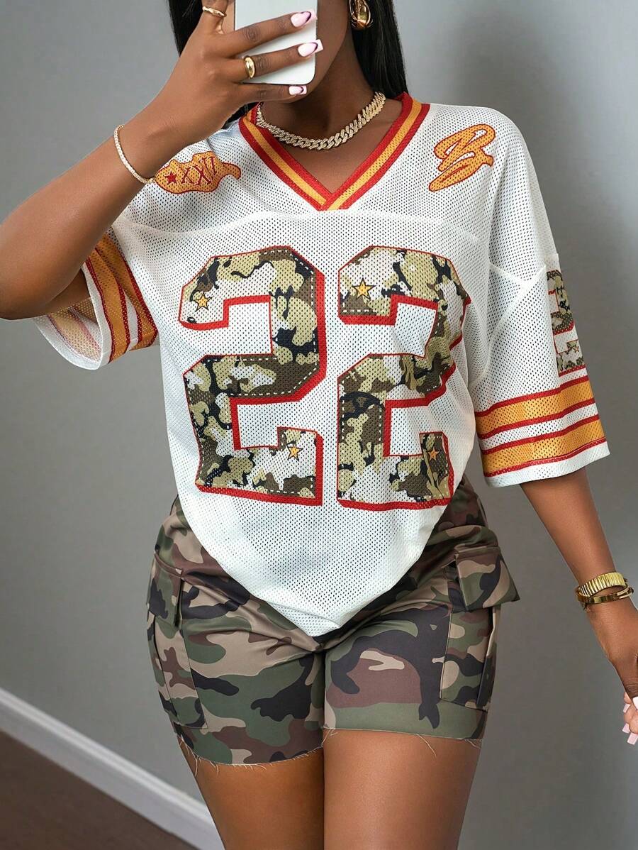 Slaydiva Camiseta casual de verano para mujer de talla grande, adecuada para festivales de música, Pascua, Western, nómada, fiesta de cumpleaños, graduación, estudiante, uso diario, versátil, tiempo libre, vacaciones, viajes en crucero, playa, tomar el sol, popular, minimalista, estilo callejero, deportes, con estampado de letras y números, camuflaje, rayas de contraste, malla, talla grande - Multicolor - Ver 1