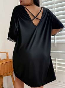 SHEIN Chemise de nuit casual en tricot avec bordure en dentelle, grande taille, noire
