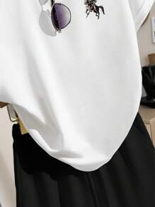 INAWLY 女式休闲骑士印花 T 恤和短裤两件套，夏季 - 黑與白 - 查看 3