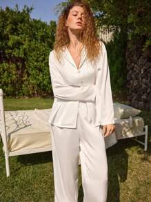 Ocili 休闲女士缎面睡衣套装，质地顺滑，宽松长袖上衣和裤子，适合假日、秋冬季穿着，舒适优雅。