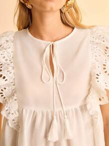 CAJUNI Blouse ample de vacances décontractée pour femme, encolure en V, manches lanternes, avec ourlet à volants brodé de style bohème pour les vacances à la plage - Blanc - Voir 6