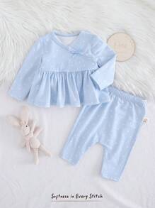 Cozy Pixies 新生儿两件套：柔软针织圆领长袖开衫和松紧腰长裤