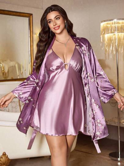 SHEIN MuseNap CURVE 大码两件套仿丝纯色深V吊带裙和印花长袖睡袍套装，秋冬服装