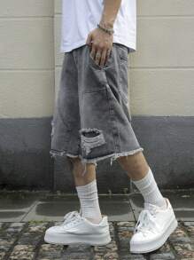 Manfinity EMRG Pantalones cortos de mezclilla con bolsillos, borde deshilachado y rasgados, de moda para hombres