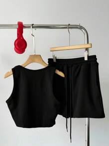 SHEIN EZwear Completo sportivo casual, composto da canotta crop aderente con toppe ricamata "California" e pantaloncini con laccetto, set da 2 pezzi, adatto per attività sportive estive da donna