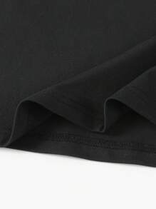 SHEIN 2 件套小男孩纯色短袖 T 恤和字母印花工装裤，休闲返校装 - 彩色 - 查看 3