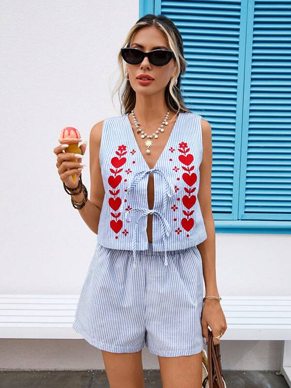 Vivid Eden Set 2 buc. top fără mâneci și pantaloni scurți cu imprimeu brodat cu dungi, decolteu în V, pentru femei