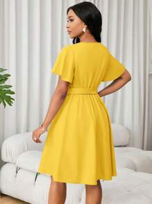 Lunelith SHEIN Lunessa 女式纯色 A 字形 V 领系带短袖连衣裙