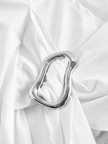 SHEIN MOD 休闲领带金属扣合身不对称下摆背心 - 白色 - 查看 3