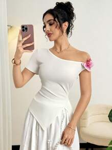 Modelyn Women's Elegant Asymmetrical Floral Decorated Asymmetrical Neck Asymmetrical Hem Short Sleeve T-Shirt - White - View 3