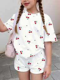 SHEIN Cute Mini Heart-Shaped Cherry Print "Cherry Girl" Casual Tween Girl Short Sleeve Shorts 2 Pieces Set, Suitable For Summer, Beach, Holiday