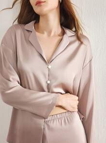 Ocili 休闲女士缎面丝滑宽松长袖睡衣套装，尽显秋日法式优雅，舒适自在，秋冬装扮，温暖优雅细节 - 卡其色 - 查看 2