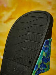 SHEIN Touch of Art 优雅时尚梵高鸢尾花图案 PVC 男女通用拖鞋，适合室内外穿着 - 彩色 - 查看 8