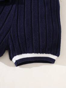 SHEIN Neugeborene und Baby Jungen mit marineblau gestreiften Fäden, Kragen mit Frontverschluss, kurzärmelige Oberteile und Shorts in der gleichen Farbe, bequemer und einfacher Stoff, hautfreundlich, modisch und hübsch