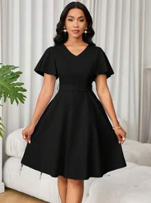 Lunelith SHEIN Lunessa 女式纯色 V 领 A 字腰带优雅短袖连衣裙 - 黑色 - 查看 4