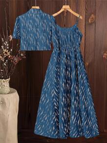 SHEIN Clasi 优雅领扣衬衫和修身印花腰部收紧 A 字长连衣裙夏季两件套，细肩带全印花连衣裙，荷叶边下摆超长度假海滩装女 - 藍色 - 查看 2