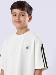 SUMWON Conjunto de camiseta oversize y pantalones cortos con detalles a rayas para jóvenes, atuendo de streetwear de verano cómodo y transpirable - Multicolor - Ver 5