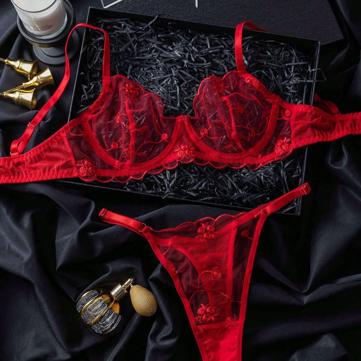 Conjunto de lencería elegante de sujetador con relleno y braga bordada transparente para tallas grandes, que levanta