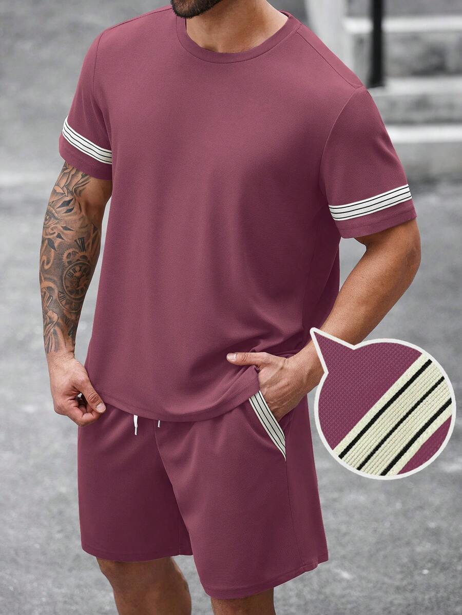 Manfinity Homme 男士加大码夏季条纹编织腰带圆领短袖T恤和短裤休闲套装男装套装男式两件套套装摩卡男士两件套休闲男装套装 - 中紫紅色 - 查看 1