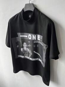 Manfinity EMRG 男士夏季休闲标语和图案印花圆领短袖 T 恤 - 黑色 - 查看 4