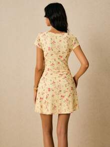 Poéselle Vestido casual corto de mujer con estampado floral, cuello en V y mangas cortas para el verano