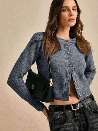 Poéselle Cárdigan de punto grueso de lana de cuello redondo de manga larga y abotonadura simple, informal, para mujer en otoño e invierno. Suéter corto, suéter lindo, ropa de mujer para otoño, blusas para salir, casual de negocios, suéteres de otoño, atuendo de oficina, suéteres básicos