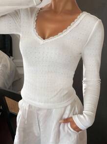 Livesso Women's Contrast Lace V-Neck Long Sleeve Fitted Fashionable T-Shirt,Fall Clothes - White - View 3