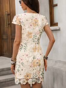 Solivie Váy ren và họa tiết hoa nhỏ bất đối xứng tay ngắn lãng mạn cho nữ - Màu be - Xem 3