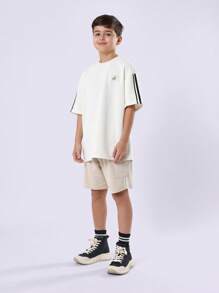 SUMWON Conjunto de camiseta oversize y pantalones cortos con detalles a rayas para jóvenes, atuendo de streetwear de verano cómodo y transpirable - Multicolor - Ver 1