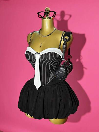 Slaydiva 2025 Nouveau style d'été Fête d'anniversaire Retour à l'école Porter quotidien Sortie de base et polyvalente Vacances Croisière Voyage Plage Bord de mer Bronzage Style d'influenceur Élégant Décontracté Top fin à fines bretelles col V rayé Décoration de cravate Top court asymétrique Top d'été Top femme Top corset rayé Robe corset Robe gothique