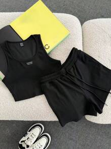 SHEIN EZwear Completo sportivo casual, composto da canotta crop aderente con toppe ricamata "California" e pantaloncini con laccetto, set da 2 pezzi, adatto per attività sportive estive da donna