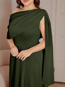 DreamSkyne 加大码纯色不对称领优雅腰部喇叭下摆夏季连衣裙