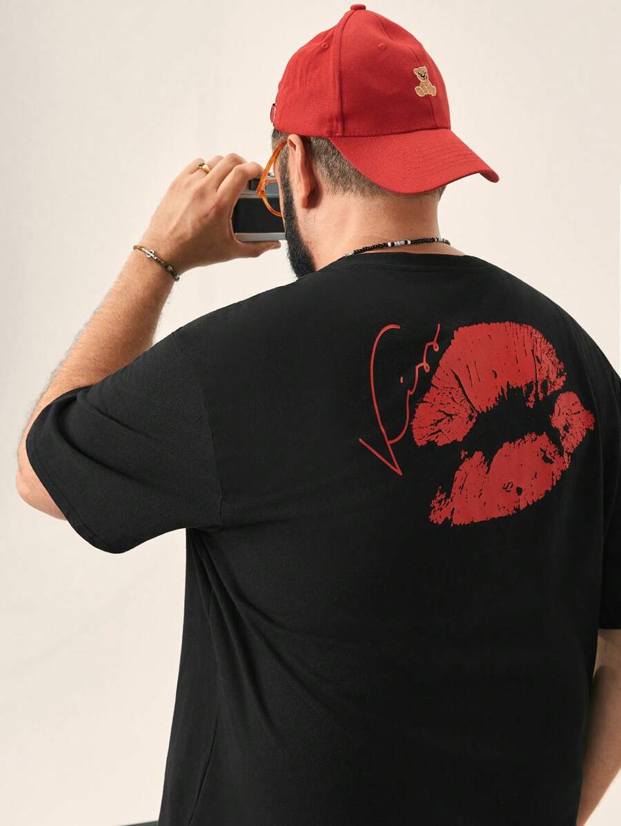 EASEVO Plus Size Men's Loose Fit Red Lip Print Short Sleeve T-Shirt - Black - View 1