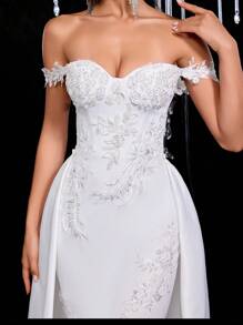 Glamrae 优雅奢华的露肩白色连衣裙，饰有精美亮片，高腰修身美人鱼轮廓，配有可拆卸的超长缎面裙裾，可调节后背带，适合海滩、草坪、教堂婚礼，百搭新娘礼服 - 白色 - 查看 7