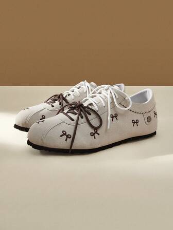 CUCCOO EASI Scarpe sportive casual a punta tonda con ricamo a farfalla, sneaker casual in pelle PU color albicocca per uso quotidiano interno ed esterno